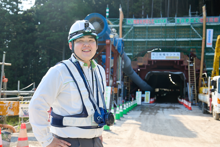 高鍋さんと工事現場