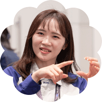 ⼭本絢⾹さん