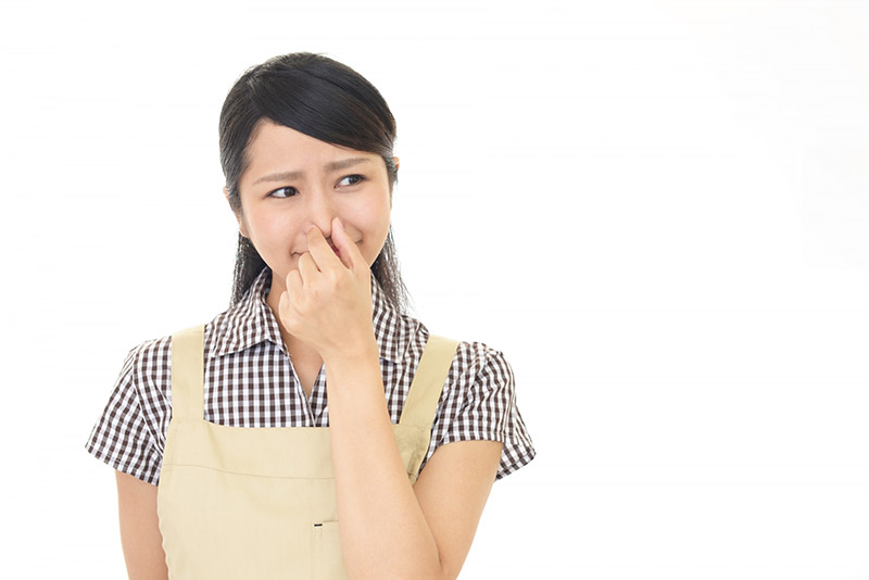 トイレの水の減少、におい