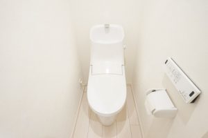 賃貸のトイレを修理するには？緊急連絡先や自分でできる対処法を解説