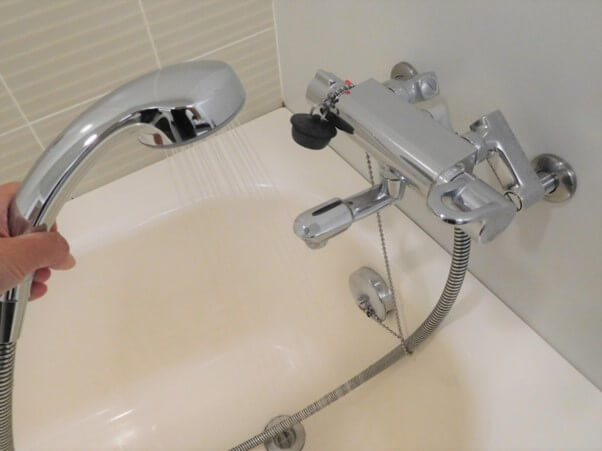 お風呂の蛇口の水漏れ修理・交換方法！原因と対処法も詳しく解説