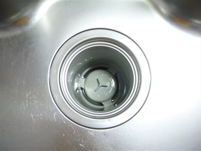 【場所別】排水トラップの掃除方法！構造を知ってニオイやつまりを予防