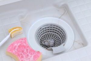 お風呂の排水溝には種類がある!汚れの原因や掃除方法、対策まで徹底解説