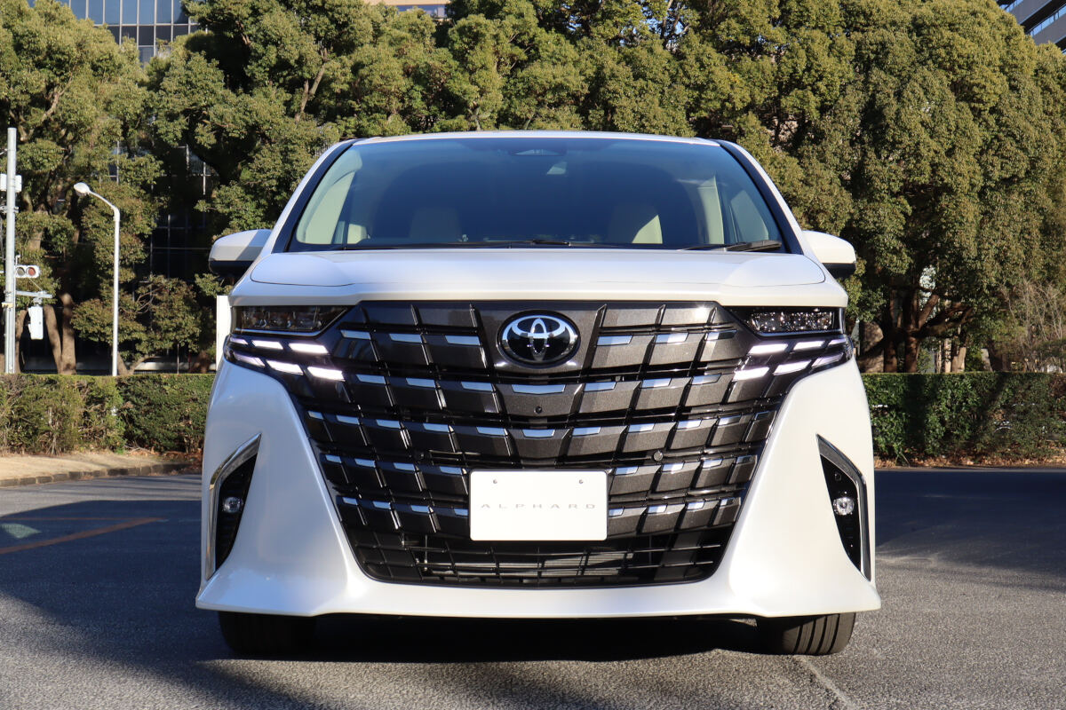 トヨタ「アルファード」のPHEV