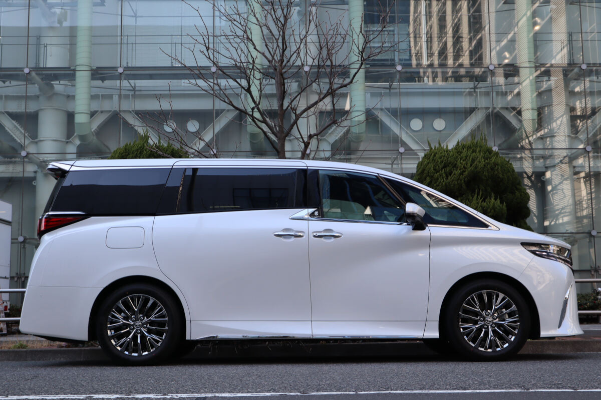 トヨタ「アルファード」のPHEV