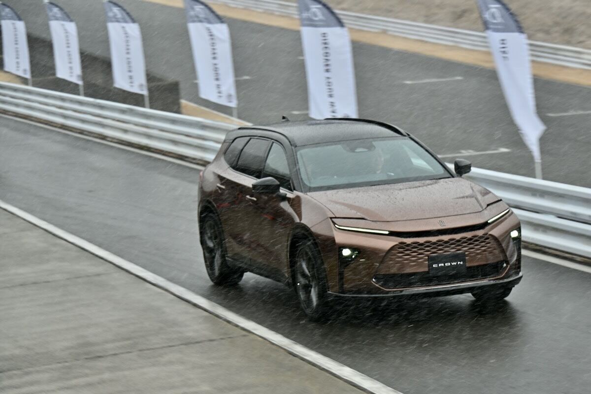 トヨタ「クラウン」4車種試乗会の様子