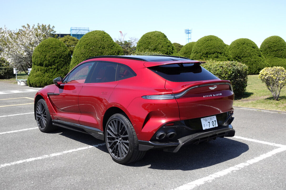 アストンマーティン「DBX707」