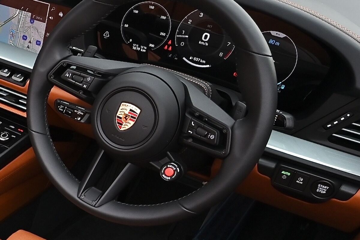 ポルシェ「911カレラ カブリオレ」