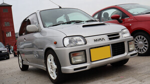 ダイハツ「ミラ」は軽自動車のホットハッチ? 20代が愛車に選んだ理由