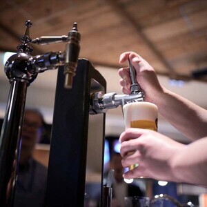 泡品質がさらに向上! 「サッポロ生ビール黒ラベル THE BAR」がリニューアル