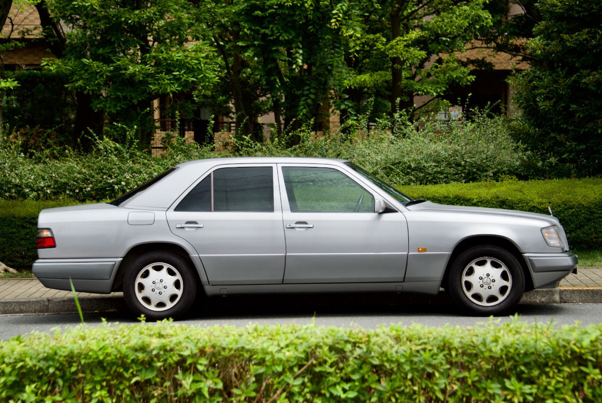 メルセデス・ベンツ「W124」の「E280セダン」