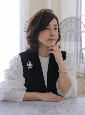 吉見朋子