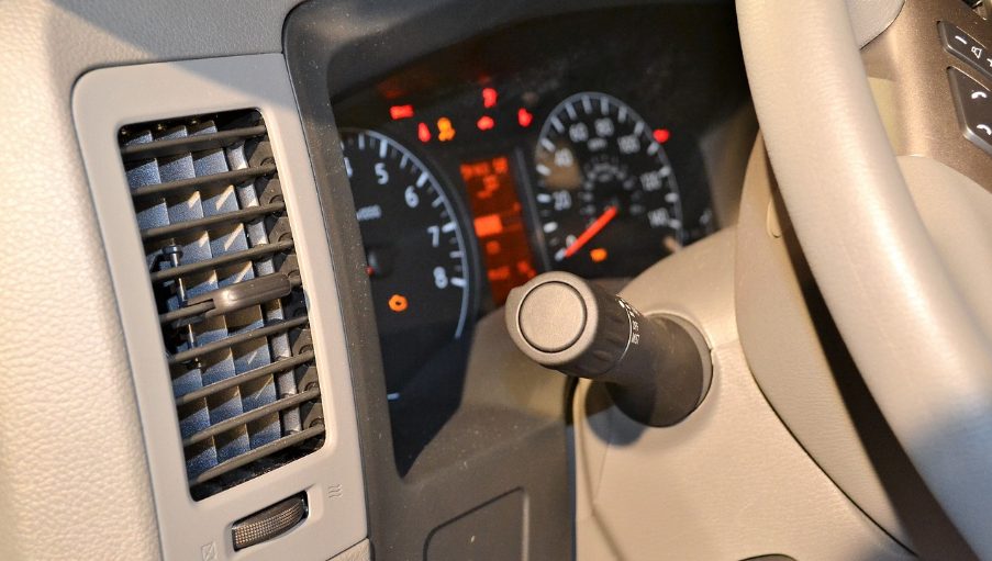 エアコンが故障してても車検は通る 車載エアコンを修理する際の費用や時間を徹底解説 マイナビ車検