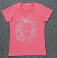 ユニクロ、応募作品から「カンヌ国際広告祭」公式Tシャツを選定し販売開始