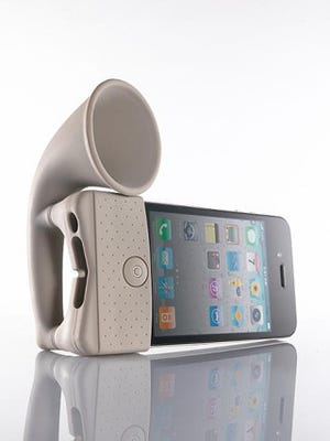 デザインが特徴的なiPhone4専用スピーカー&スタンド「Horn Stand」