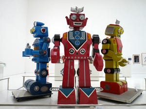 巡回中の「ロボットと美術」展にも出展、修復進む相澤ロボット