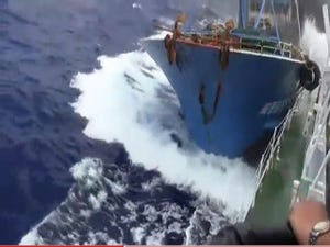 ネットに流出した海保撮影と見られる尖閣ビデオ - 衝突シーンの画像集