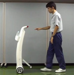 村田製作所、ムラタセイサク君の技術を応用した電動歩行アシストカーを開発