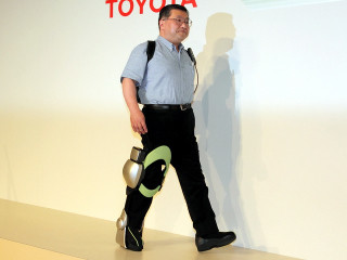 トヨタ、次世代の介護・医療支援向けパートナーロボットを発表