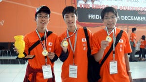 WRO 2011 アブダビ国際大会 - 日本チームが高校生部門で金メダルを獲得!