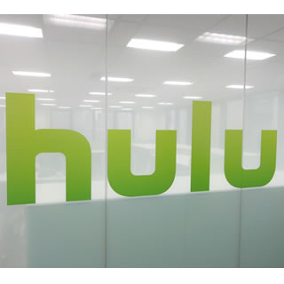 Hulu、見放題の月額料金を980円に値下げ - 年内にWiiでの視聴に対応