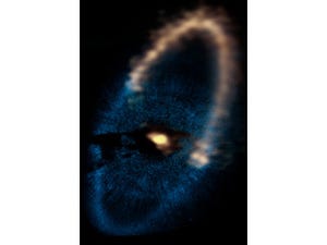 アルマ望遠鏡、初期科学観測の成果第1号は詳細なフォーマルハウト周囲の環
