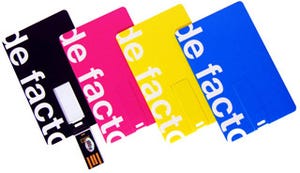 薄さ5mm!! 名刺入れに収まるスマートなカード型USB「de facto」発売