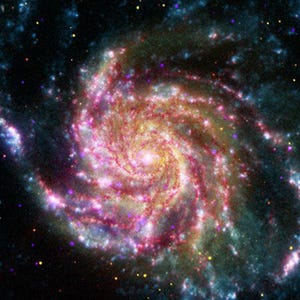 宇宙に表れる"花火"や"白鳥"を眺める - NASA画像まとめ