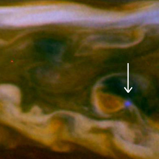 カッシーニがとらえた土星付近の落雷の写真を公開 - NASA