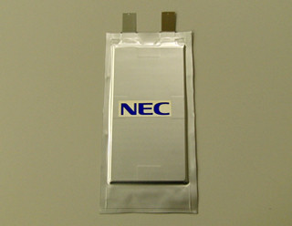NEC、大容量/軽量化した次世代マンガン系リチウムイオン2次電池を開発