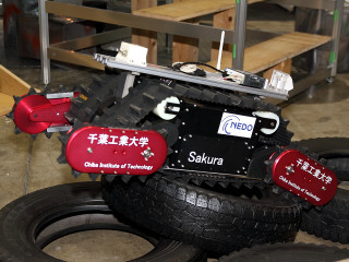 千葉工大などが開発の最新探索ロボット「Sakura」、Japan Robot Weekで公開