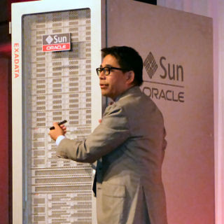 オラクル、22TBメモリ搭載可能な「Exadata X3 Database In-Memory Machine」