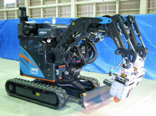 日立、原発建屋内での作業支援用双腕重機型ロボット「ASTACO-SoRa」を発表