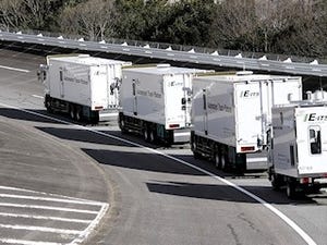 NEDO、ITS技術による時速80km・4m間隔の大型トラック隊列走行のデモを披露