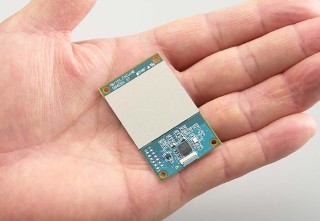 DNP、小型・薄型でデジタル機器に組み込みが容易なNFCモジュールを開発