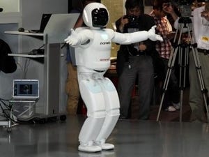 未来館 - 3代目ASIMOを用いた「自律型説明ロボット」実証実験を開始