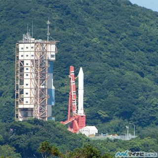 日本の新型固体ロケット「イプシロン」 - カウント終了直前で打ち上げ中止