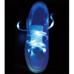 LEDライトを搭載した近未来的な"光る靴紐"が登場 -リステア