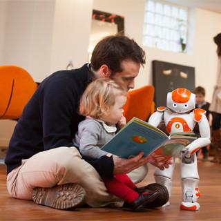 Aldebaran、Nuanceの音声認識技術をヒト型ロボット「NAO」に搭載