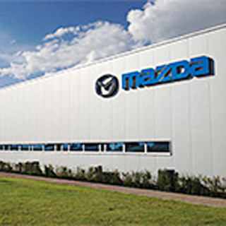 マツダ、メキシコ新工場にて米国向け「Mazda3」のセダンの量産を開始