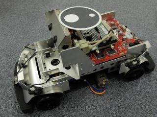 ZMP、ミニチュアカーと外部カメラによる自動運転開発パッケージを発表