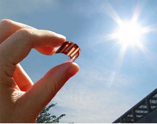 筑波大など、有機薄膜太陽電池用材料を安価で高純度精製できる合成法を開発