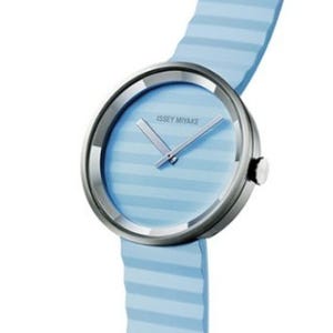ジャスパー・モリソンが手がけた腕時計「PLEASE」の新色モデルが登場