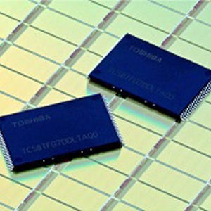 東芝、15nmプロセスを採用した128GビットNAND型フラッシュメモリを開発