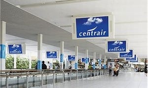 シャープ、中部国際空港にデジタルサイネージを納入