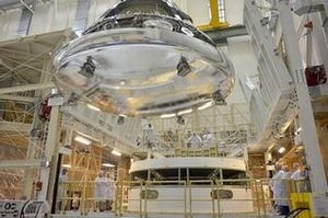 NASA、今年12月の試験飛行に向け次世代宇宙船「オリオン」公開