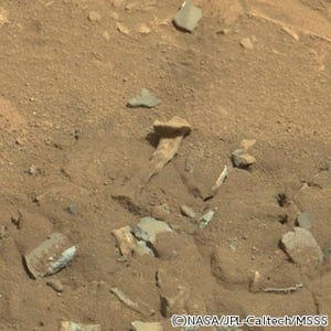 火星探査機が撮影した画像に大腿骨? - NASAが見解を発表