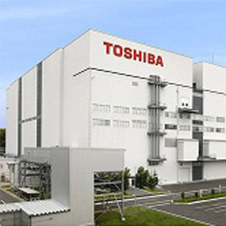 東芝、15nmプロセス採用NANDメモリの製造を行う四日市工場第5製造棟を稼動