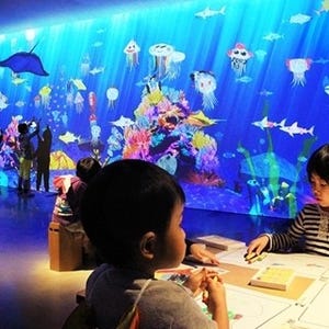 東京都・伊勢丹新宿店で紙に描いた魚が"水族館"で泳ぐ参加型アートを公開