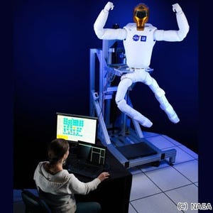 宇宙でも脚はかざりじゃない? -ISS勤務のロボット「Robonaut 2」、脚を装着